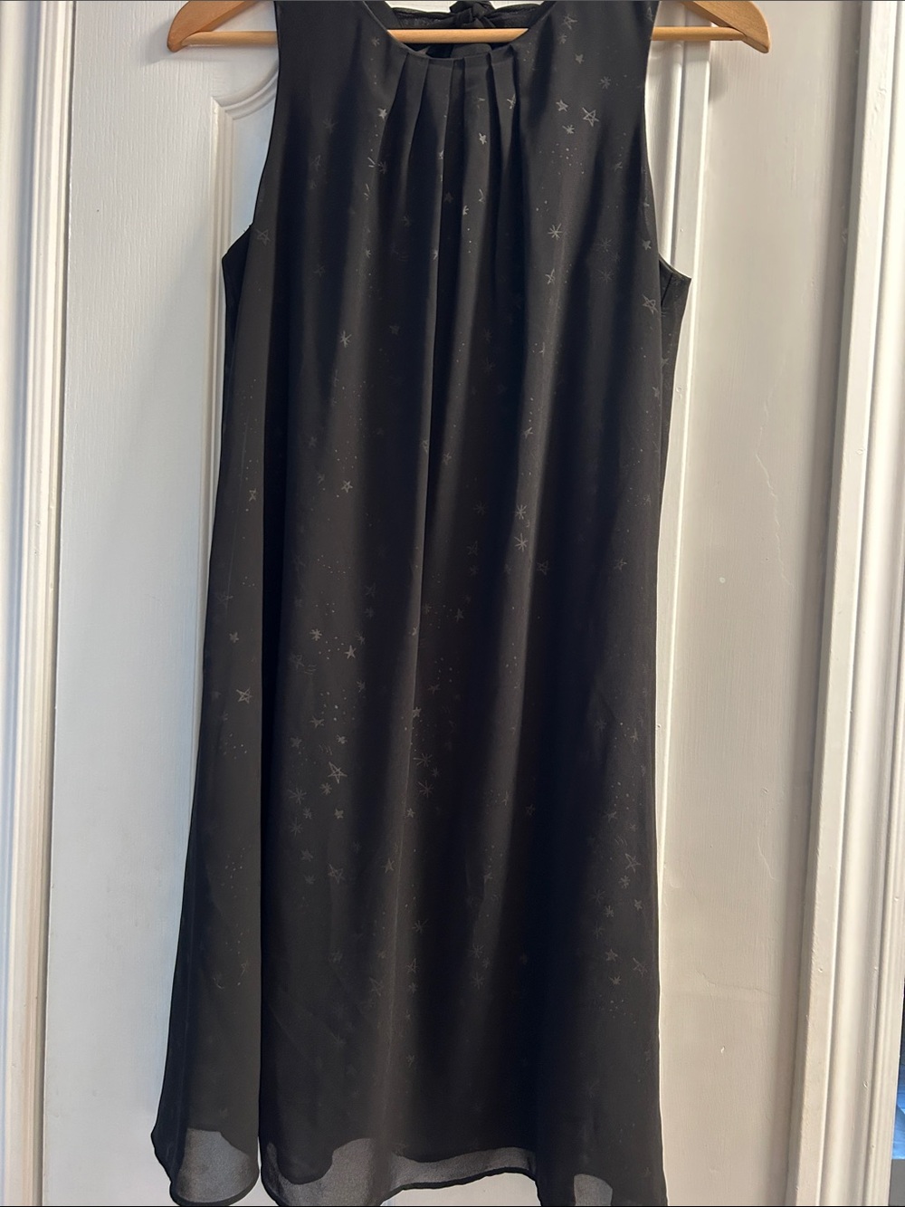 Reitmans Black Sleeveless Star-Print Shift Dress